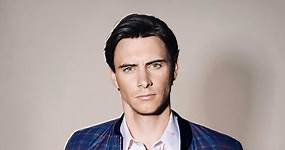 All About Harry Lloyd: Age, Height, Net Worth, Wife, Children, Wiki
