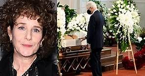Debra Winger - Her Last Goodbye On Her Deathbed, Ending After Years Of Suffering.