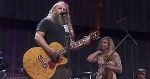 Jamey Johnson – I Think I'll Just Stay Here And Drink (Live at Farm Aid 2016)