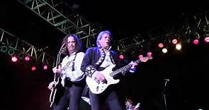 Paul Reveres Raiders LIVE! - Jamie Revere & Doug Heath's Guitar Battle wmv