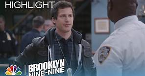 Brooklyn Nine-Nine - The Nine-Nine Has a Mole (Episode Highlight)