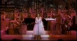 Linda Ronstadt & Nelson Riddle Orchestra Complete, a must see and hear