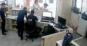 臺南市政府警察局第二分局 - 兩位韓籍女大生首次來台旅遊，發現皮夾遺失了，焦急跑進派出所😭...