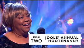 Mavis Staples – The Weight with Jools Holland & His Rhythm & Blues Orchestra