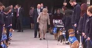 The Queen at Battersea Dogs Home