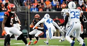 Joe Mixon, Cincinnati Bengals RB, suffers apparent shoulder injury vs Indianapolis Colts