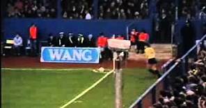 Video of Alex Fergusons first United match 1986