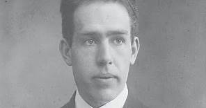 Niels Bohr: At the Crossroads of History