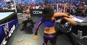 SmackDown: Layla vs. Michelle McCool