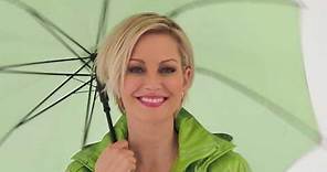 Regenjacken und Regenmäntel für Damen: Diese Allwetterjacken bestehen den Regenjacken-Test | MONA