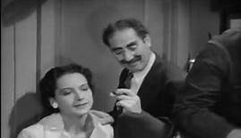 Marx Brothers: A Night At The Opera, Crowded Cabin Scene