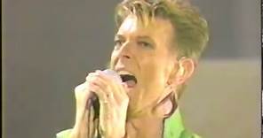 David Bowie – Under Pressure (Live GQ Awards 1997)