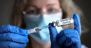 《疫苗商戰》：各大藥廠與生技公司研發COVID-19疫苗的過程，堪稱科學醫學史上最偉大的成就之一 - The News Lens 關鍵評論網