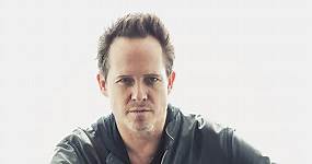 Dean Winters' Net Worth, Partner, Wife, Height, Age - Biography