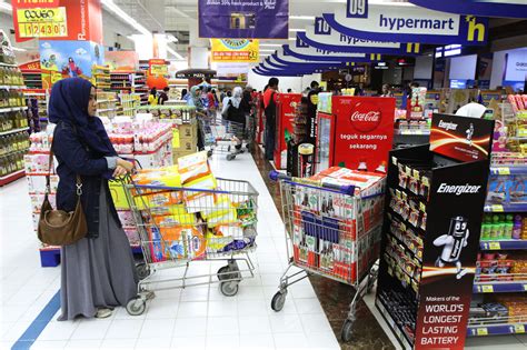 Berbelanja di Supermarket Indonesia