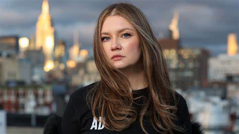 Anna Delvey Berpenampilan Elegan