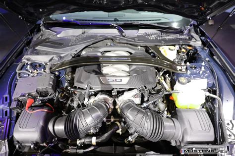 Close-up of the powerful engine in a 07 Ford Mustang Convertible