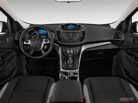 2014 Ford Escape SE interior dashboard