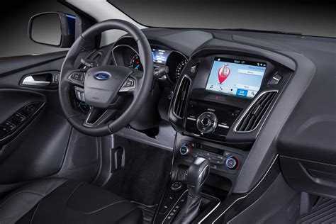 Interior view of the 2017 Ford Focus SE, highlighting its user-friendly design and comfortable seating.