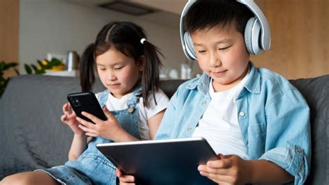 Anak dengan Gadget