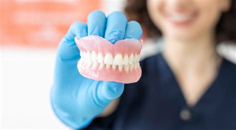 Asuransi Gigi yang Melindungi Gigi Palsu