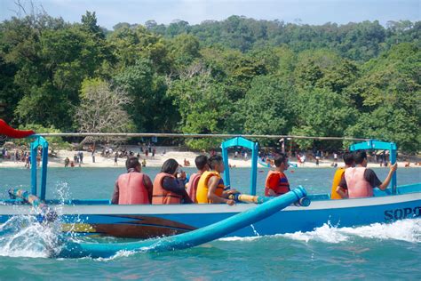 Naik Perahu Nelayan Pantai Pasir Putih Cihara