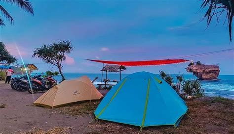 Camping di Pantai Pangandaran