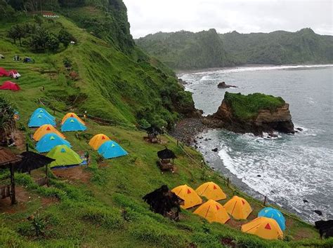 Camping di pantai Menganti