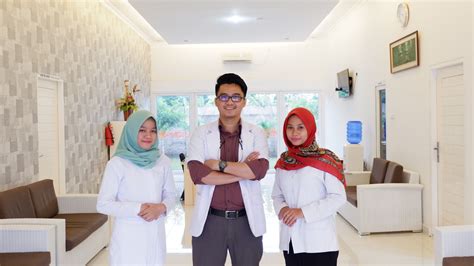 Dokter Reynaul in Palembang