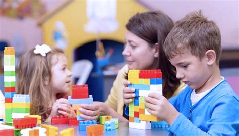 Gelas Lego Meningkatkan Kemampuan Berpikir Kritis dalam Pembelajaran