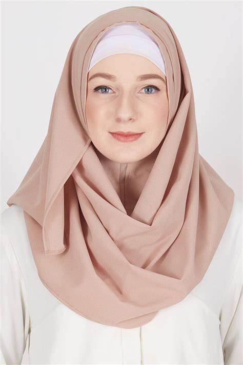 Hijab Segi Empat Satin