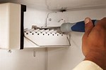 How to Fix My Ice Machine On a Frigidaire