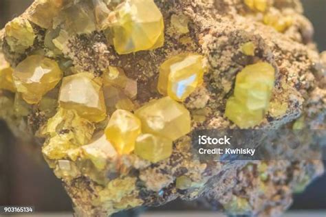 Kristal Sulfur