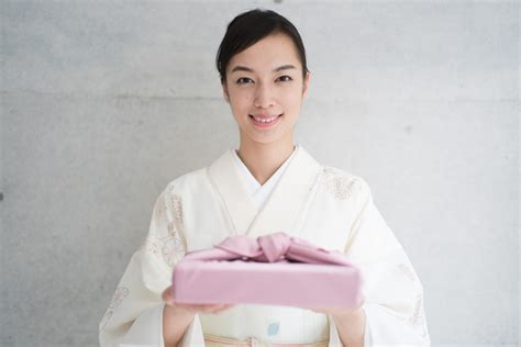 Meaning of gift giving in japan
