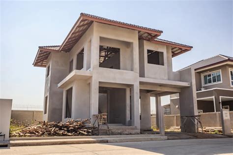 Membangun Rumah
