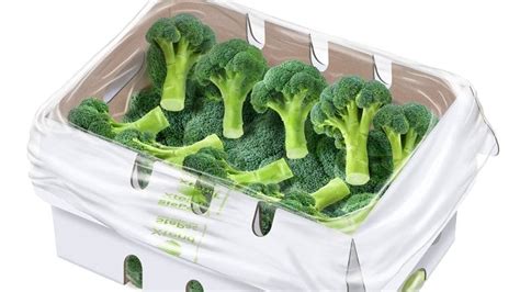 Packaging Lettuce