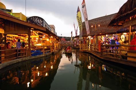 Pasar Apung Nusantara Batu