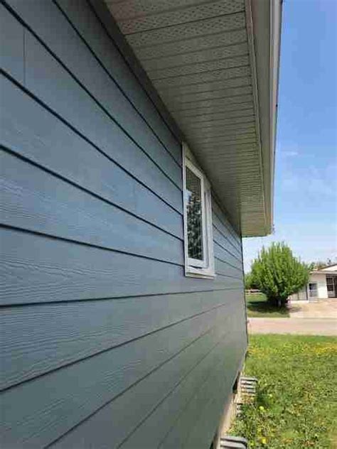 Professional Inspection for Loose Hardie board siding