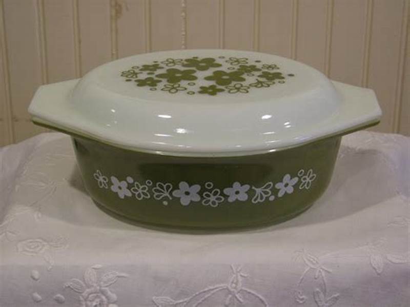 Pyrex Green Daisy Pattern