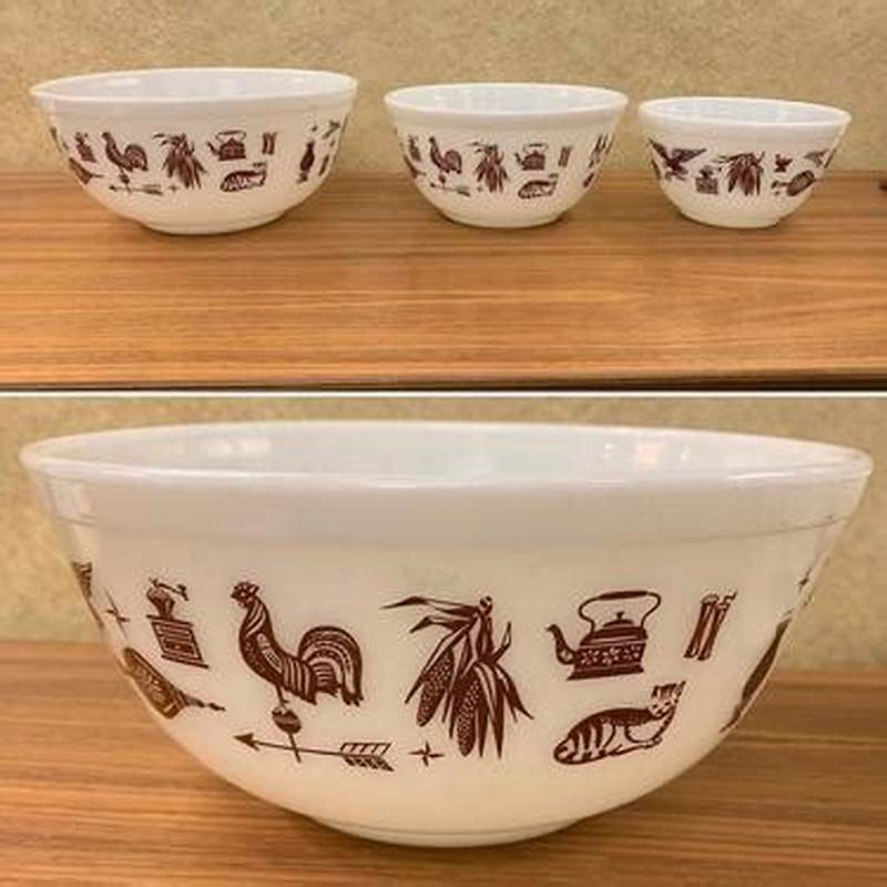Pyrex Rooster Pattern