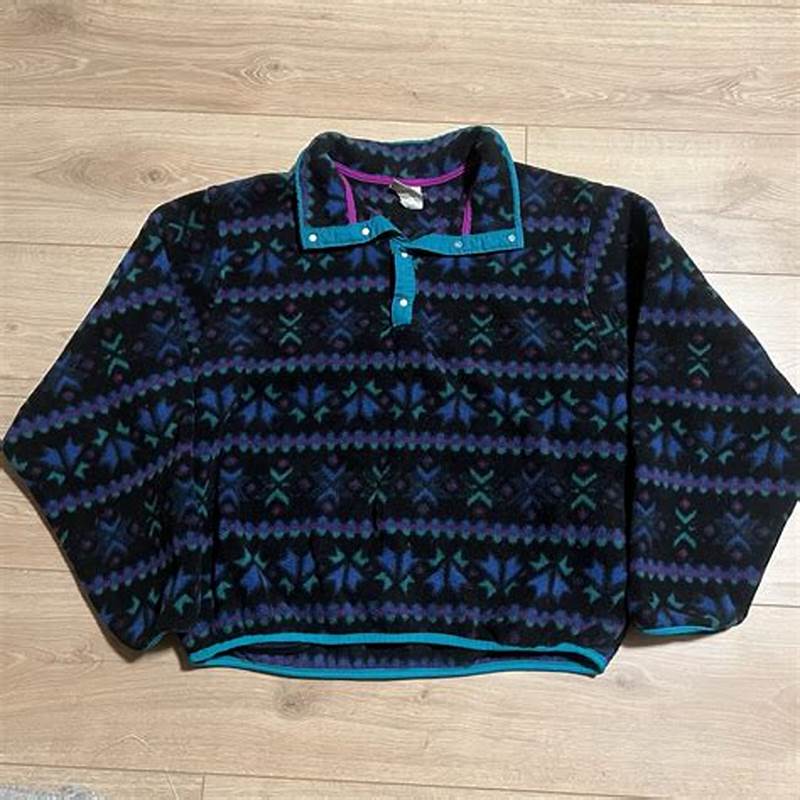 Retro Pattern Fleece
