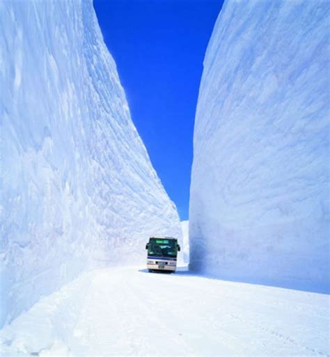 Berkendara selama Musim Salju di Jepang