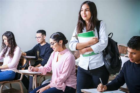 Demonstrasi oleh Siswa