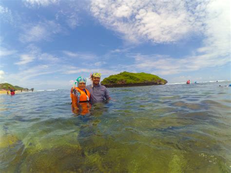 Snorkeling in Sadranan Indonesia