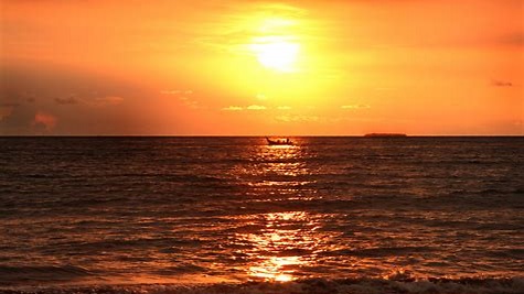 Sunrise di Pantai Terdekat di Indonesia