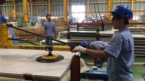 Tenaga Kerja Pabrik di Taiwan