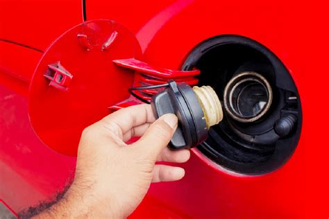 Tips Merawat Tangki Bensin Motor Agar Tidak Leak dan Berbau