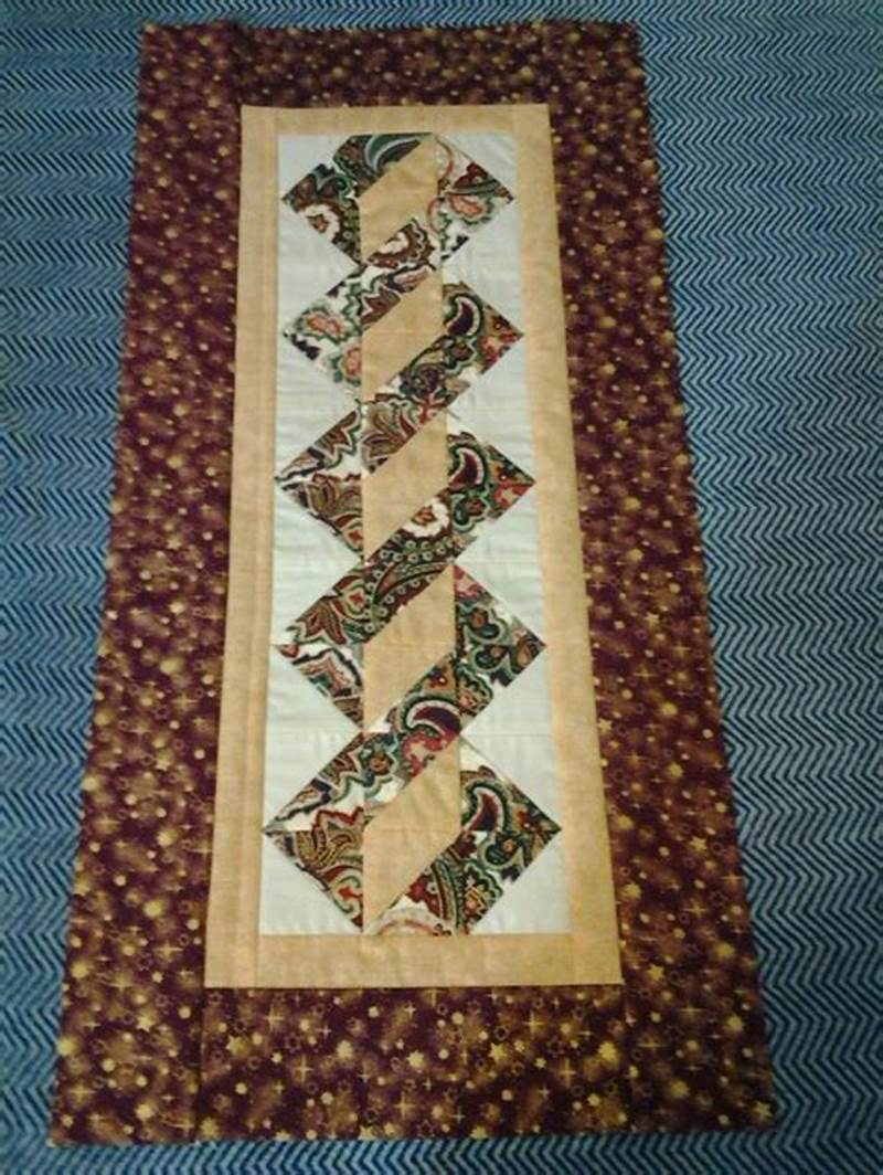 Twisted Pole Table Runner Pattern