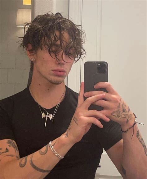 Vinnie Hacker Birth Chart