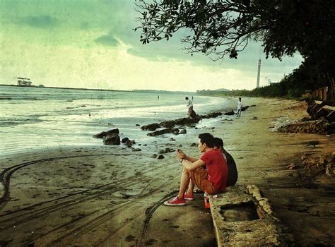 Aktivitas Air di Pantai Labuan Banten